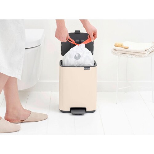 Brabantia bež željezna kanta za smeće s pedalom 7 l bo &amp;ndash; Slike