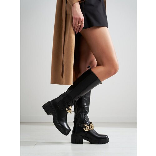 TRENDI black women's boots on a thick sole made of eco leather Slike