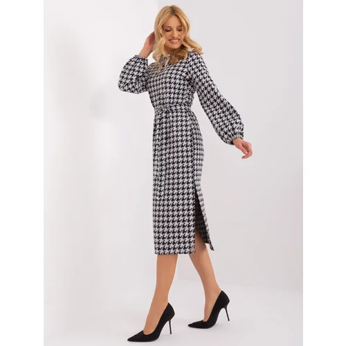 Fashion Hunters White and black knitted midi dress from houndstooth