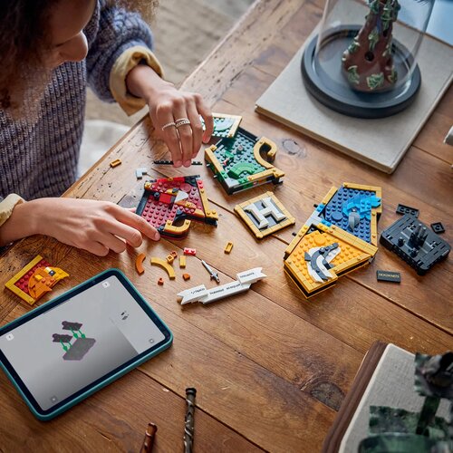 Lego LEGO&reg; Harry Potter&trade; - Grb kuća Hogvortsa (76462) Cene