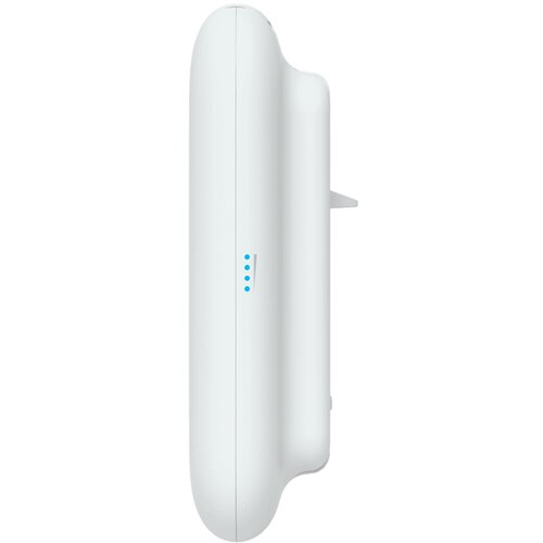 Ubiquiti U7-PRO-OUTDOOR wifi 7, 6 spatial streams, 465 m2 open space coverage with the integrated directional super antenna, powered using poe+, 2.5 gbe uplink U7-PRO-OUTDOOR Slike