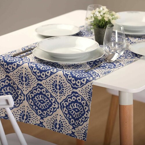  Namizni tekač Versa aveiro Poliester (44,5 x 0,5 x 154 cm) Slike