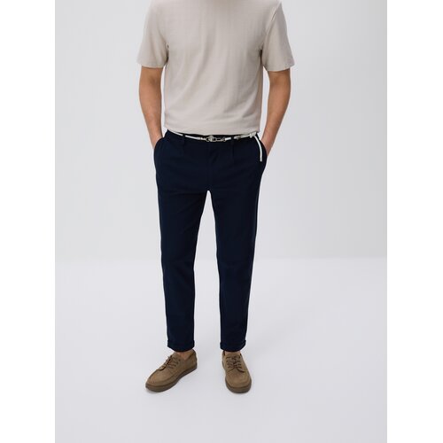 Reserved Slim fit hlače s remenom - mornarsko plava Cijene