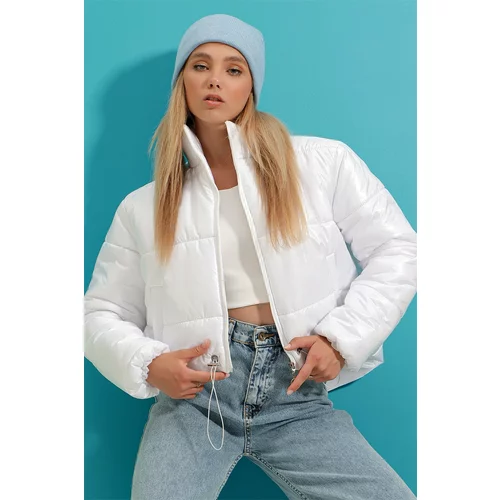 Trend Alaçatı Stili Women's White Stand Collar Double Pockets Elastic Waist Inflatable Puffer Coat