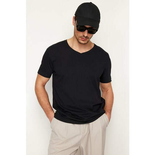 Trendyol Men's Black Regular/Normal Fit V-Neck Basic 100% Cotton T-Shirt Slike