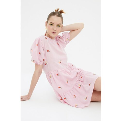 Trendyol Pink Embroidered Dress Cene
