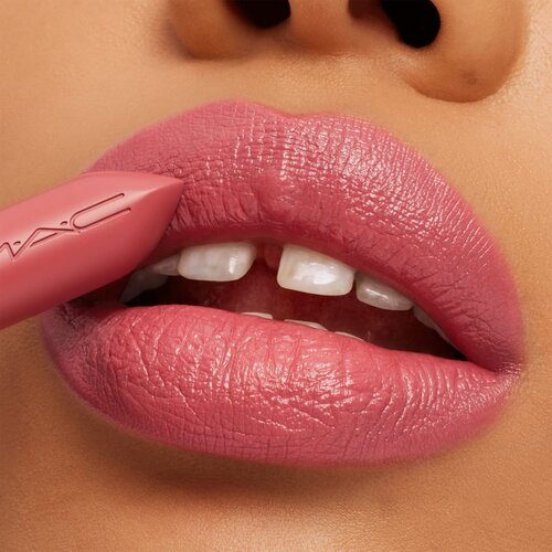 MAC Cosmetics MACximal Sleek Satin Lipstick kremasta vlažilna &amp;scaron;minka odtenek Brave 3,5 g Slike