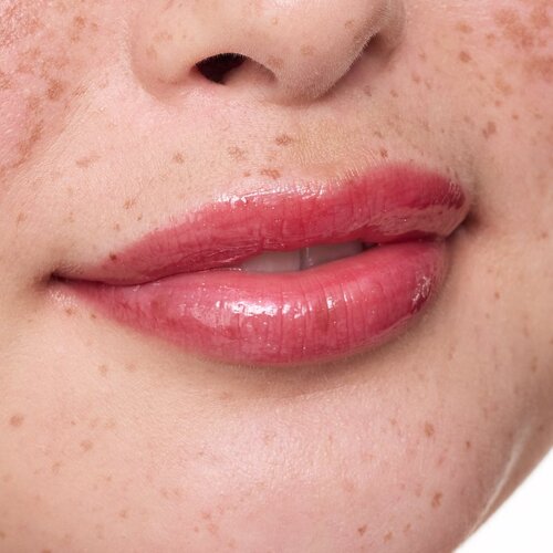 Essence Hydra Kiss vlažilno olje za ustnice odtenek 12 Ruby Sparkle 4 ml Slike
