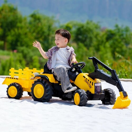 Traktor sa prikolicom i pokretnom ka&amp;scaron;ikom Žuti Slike