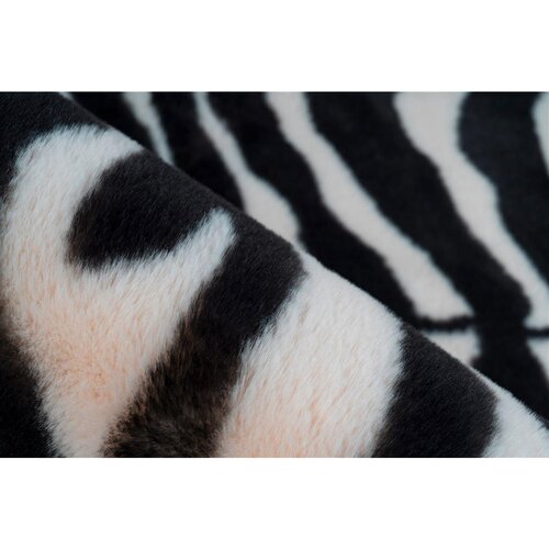 Kayoom PREPROGA Z VISOKIM FLOROM Rabbit Animal Schwarz/Wei&amp;szlig; 120/160 cm taftano črna, bela Slike
