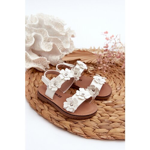 Boto White Children's Patent Sandals Adorned with Flowers Tinette Cene