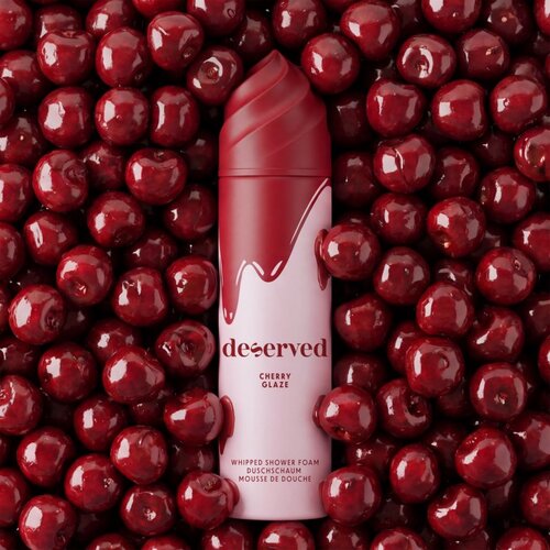 DESERVED Whipped Shower Foam Cherry Glaze pena za prhanje za telo 250 ml Slike