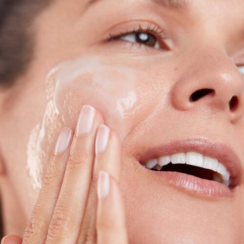 Elemis Dynamic Resurfacing Facial Wash čistilni gel z gladilnim učinkom 30 ml Slike