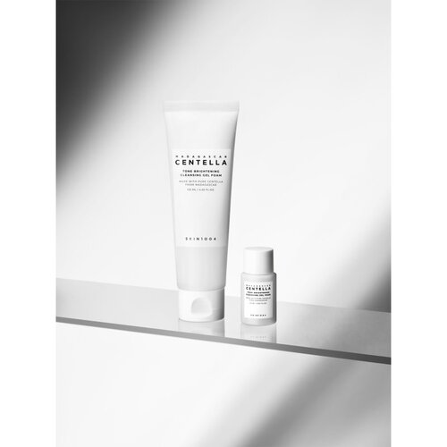 SKIN1004 Madagascar Centella Tone Brightening Travel Kit Potovalni set za osvetlitev kože Slike