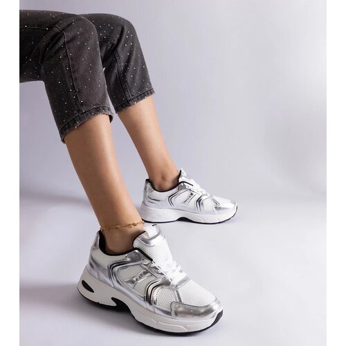 D/CEO White trainers Justar Cijene
