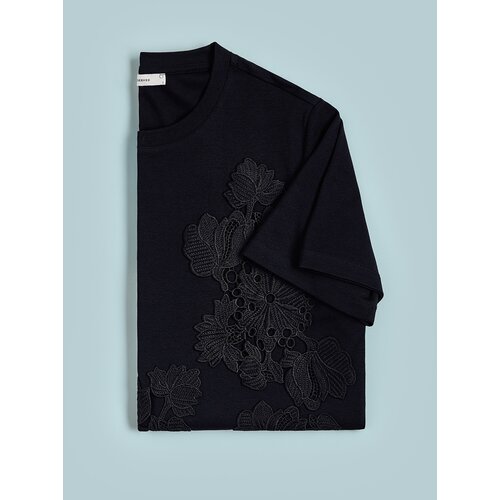 Reserved T‑shirt s čipkastom aplikacijom - crno Cijene