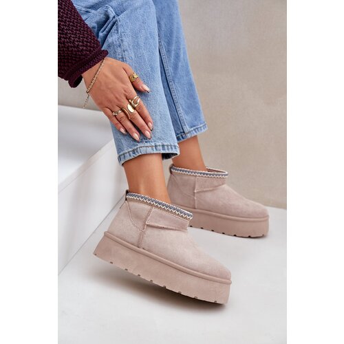 PG2 Snow boots on platform with decorative embroidery light beige Heslania Slike