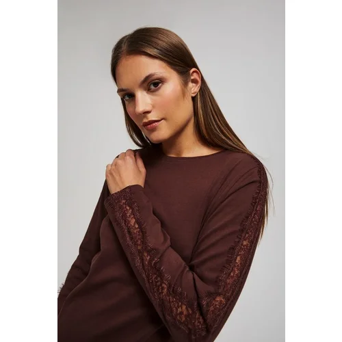 Moodo blouse with lace on the sleeves