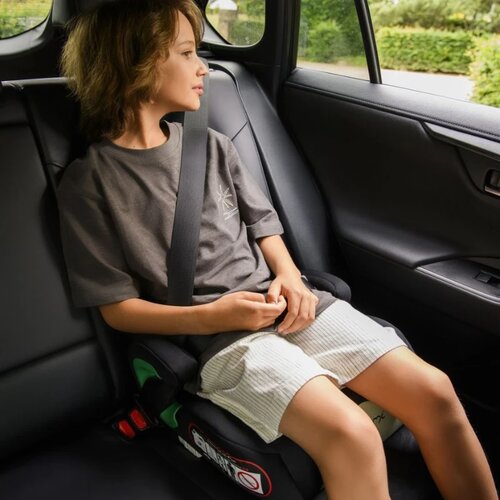 Momi Venko buster sedi&scaron;te i-Size Grey, 135-150cm Isofix Cene