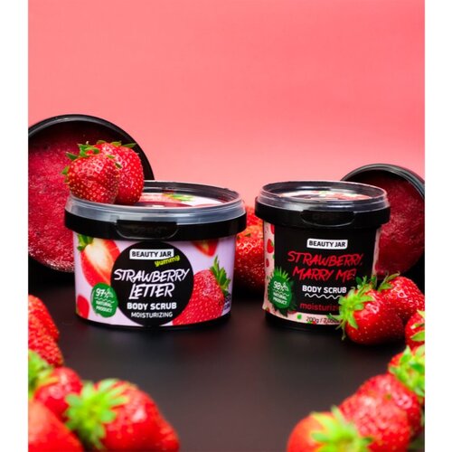 Beauty Jar Yummy Strawberry Letter nježni piling s hidratantnim učinkom 360 g Slike