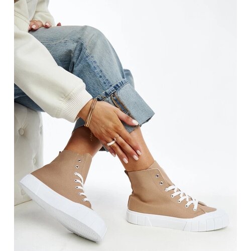 D/CEO Black trainers Beat Cene