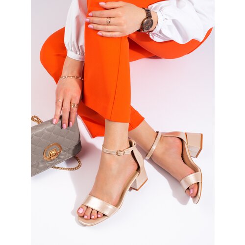 VINCEZA Gold classic sandals on a low post Cene