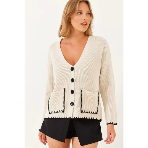 Bianco Lucci Women's Shepherd Stitch Detail Large Pocket Four Button Long Sleeve Knitwear Cardigan