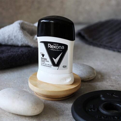 Rexona Invisible on Black + White Clothes čvrsti antiperspirant 48 H 50 ml Slike