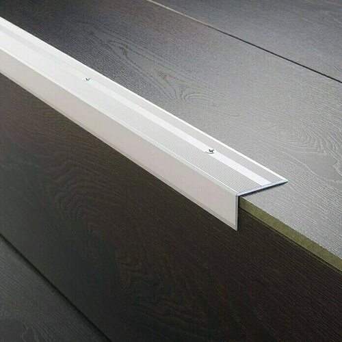 LOGOCLIC Zavr&amp;scaron;ni profil za stepenice (Srebrne boje, 1 m x 40 mm x 25 mm, Vrsta montaže: Vijci) Slike
