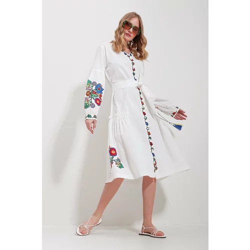Trend Alaçatı Stili Women's White V Neck Full Embroidery Lined Woven Dress