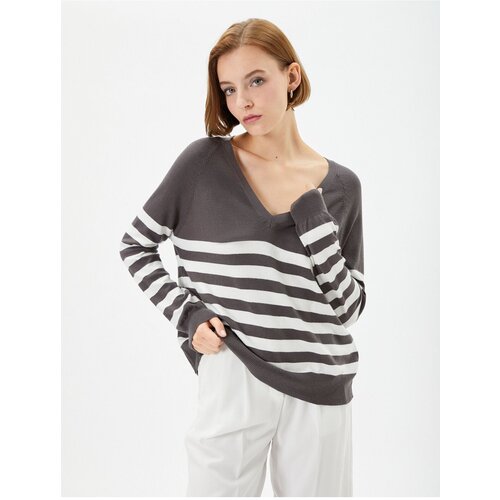 Koton Knitwear Sweater V-Neck Long Sleeve Viscose Blend Slike