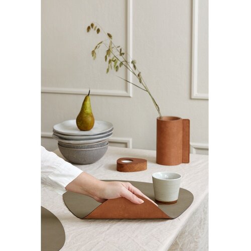 LIND DNA Podmetač od eko kože 37x44 cm Curve L Double Nupo &amp;ndash; Slike