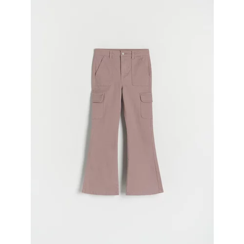Reserved - Flare hlače s cargo džepovima - boja kestena
