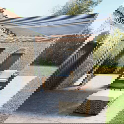 vidaXL prostostoječa avtomatska tenda 400x350 cm modra/bela Cene