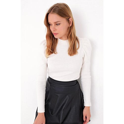 Trend Ala&amp;ccedil;atı Stili Women&amp;#039;s Ecru Princess Sleeve Half Turtleneck Camisole Blouse Slike