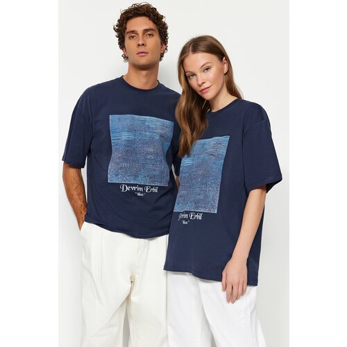 Trendyol Navy Blue Unisex Oversize Revolution Erbil Printed Knitted T-Shirt Cene