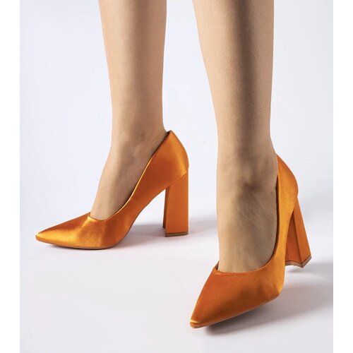 D/CEO Beige high heels Thrower Slike