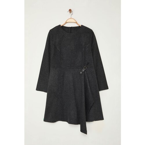 Trendyol Curve Anthracite Tweed Buckle Accessory Long Sleeve Woven Plus Size Dress Slike