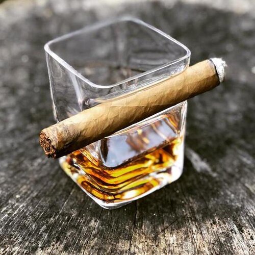  Ča&scaron;a za viski i cigaru Cijene