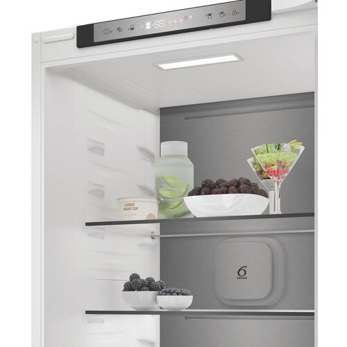 Whirlpool ugradni kombinovani frižider WHK2 5323 B5E1 Slike