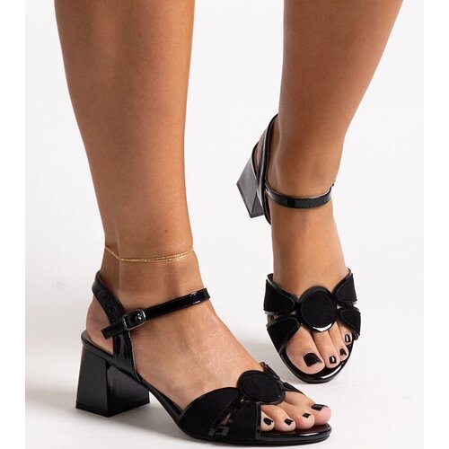 D/CEO Yellow sandals Dolores Cene
