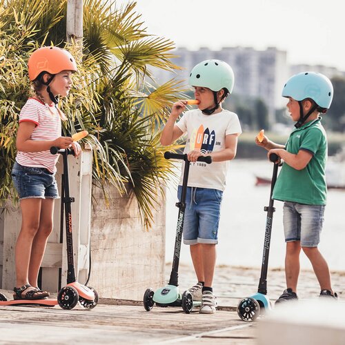 Scoot&amp;amp;Ride&amp;reg; otro&amp;scaron;ka čelada s blueberry Slike