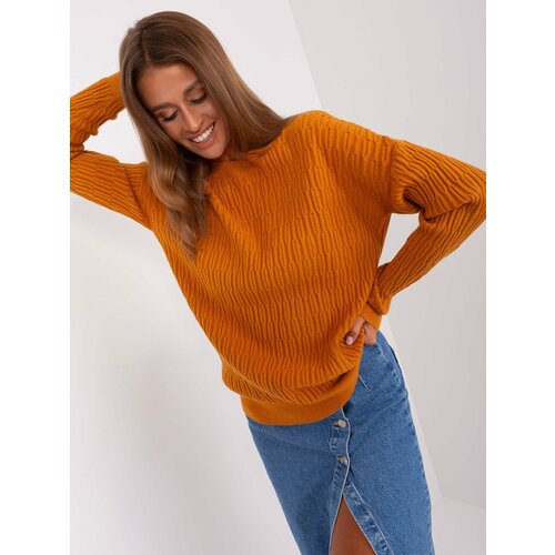 Fashion Hunters Light orange classic sweater with a round neckline Cene