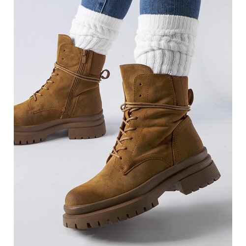 Gemre Vadnais brown boots with a distressed toe Cene