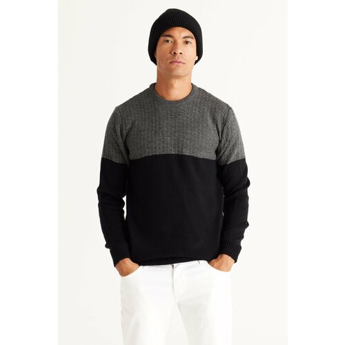 AC&Co / Altınyıldız Classics Men's Anthracite-black Standard Fit Normal Cut Crew Neck Colorblok Patterned Knitwear Sweater. Slike