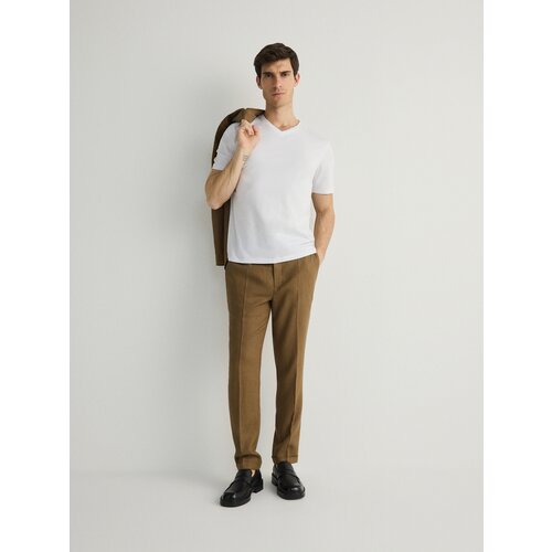 Reserved majica slim fit z v-izrezom - bela Cene