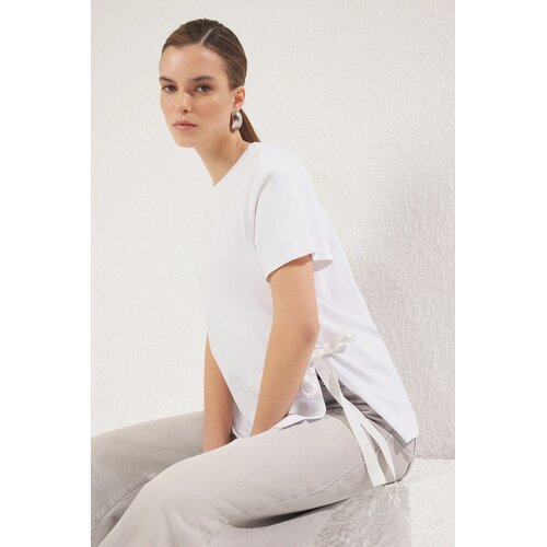 TRENDYOLMILLA Ženska majica TWOSS25TS00074, Bela Slike