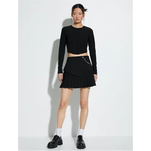  Pleated Mini Skirt Chain Detail Normal Waist