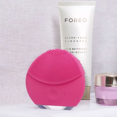 Foreo luna mini 2 fuchsia personalni masažer za či&amp;scaron;ćenje lica Slike