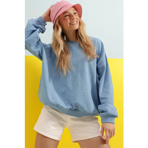Trend Alaçatı Stili Women's Sky Blue Crew Neck Oversize Basic Sweatshirt